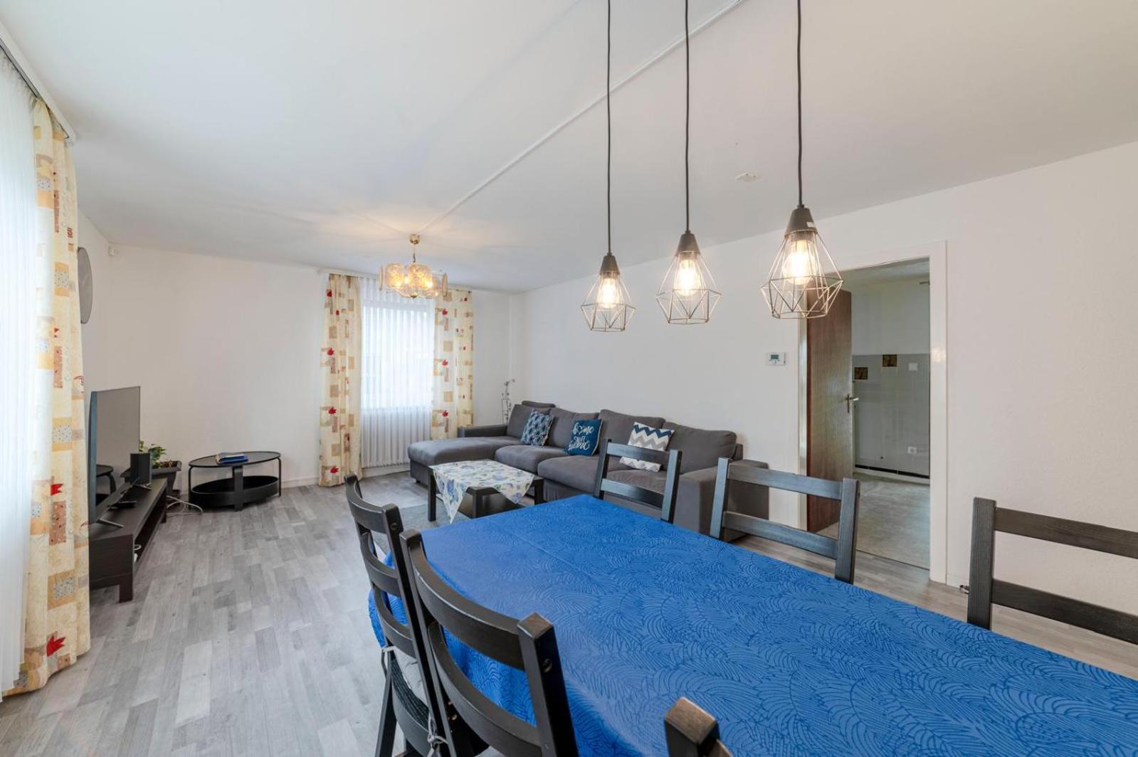 Cozy Villa With Garden, Balcony And Parking Area In Duesseldorf Bagian luar foto