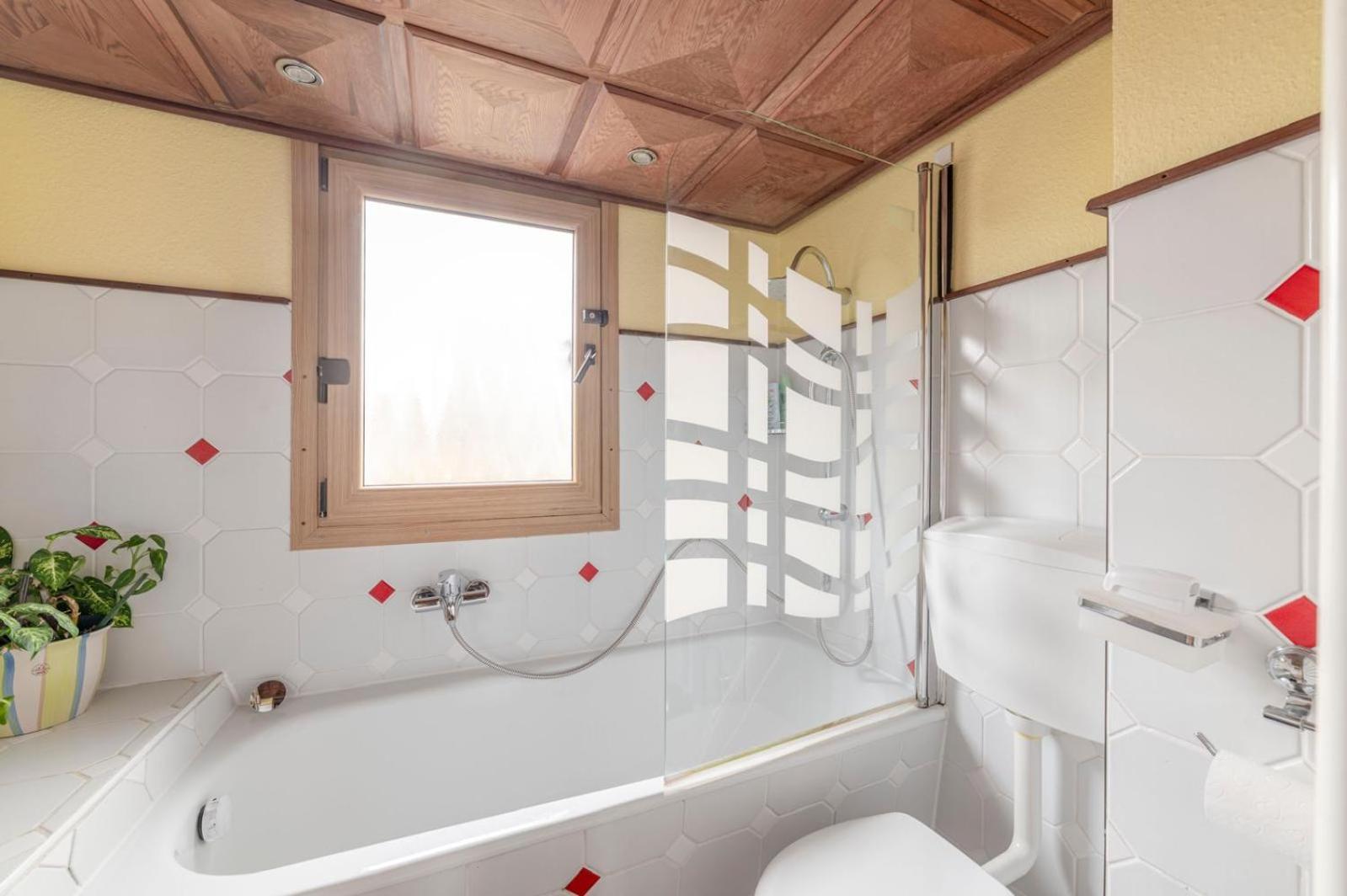 Cozy Villa With Garden, Balcony And Parking Area In Duesseldorf Bagian luar foto