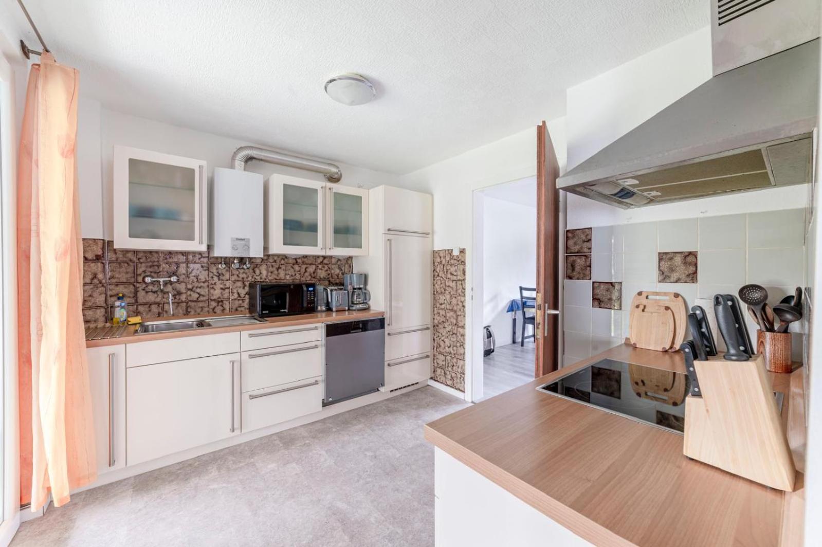 Cozy Villa With Garden, Balcony And Parking Area In Duesseldorf Bagian luar foto
