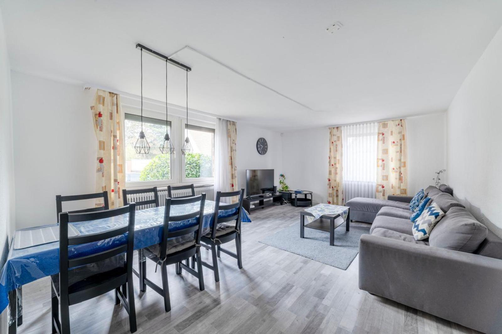 Cozy Villa With Garden, Balcony And Parking Area In Duesseldorf Bagian luar foto