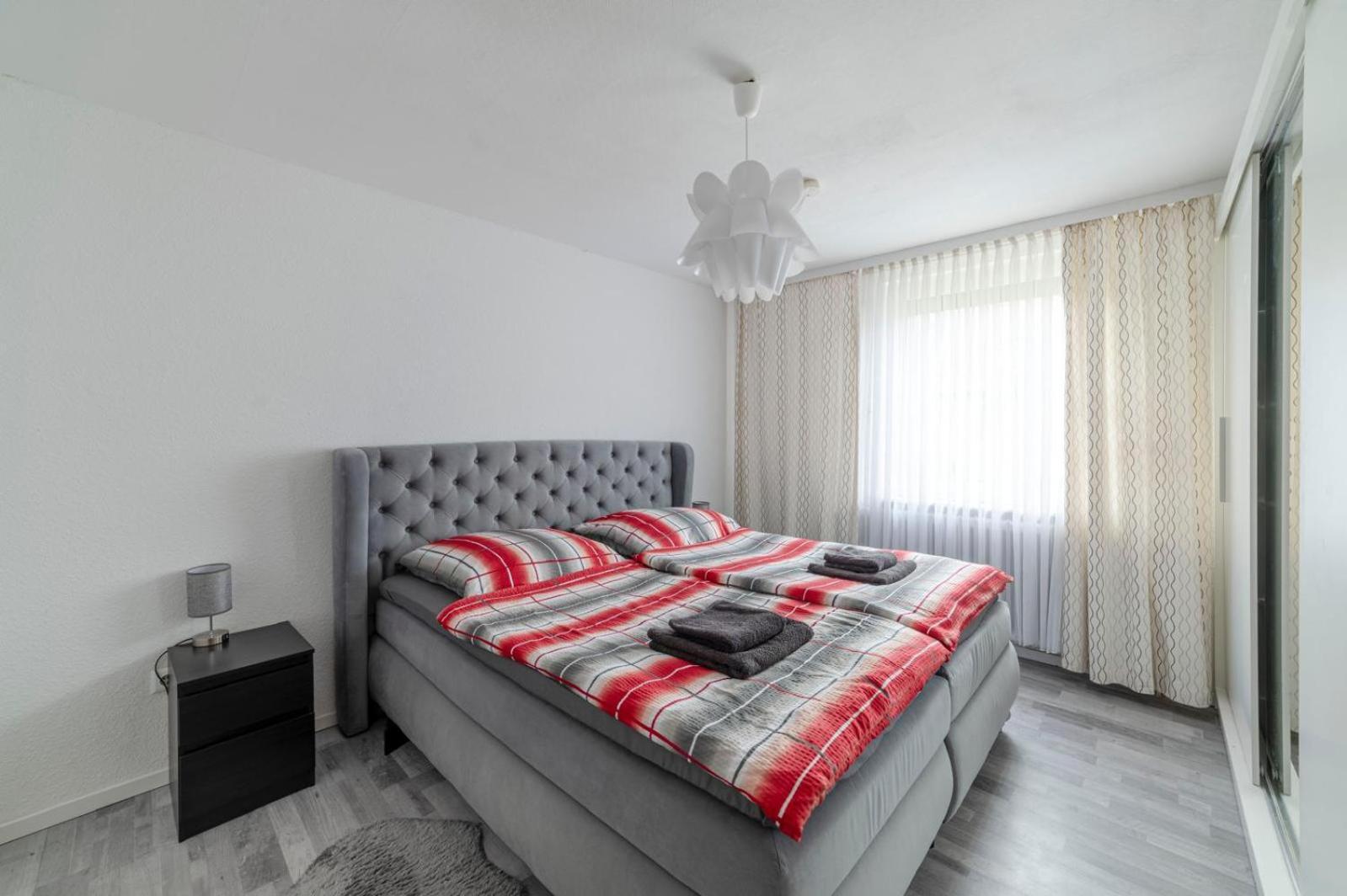 Cozy Villa With Garden, Balcony And Parking Area In Duesseldorf Bagian luar foto