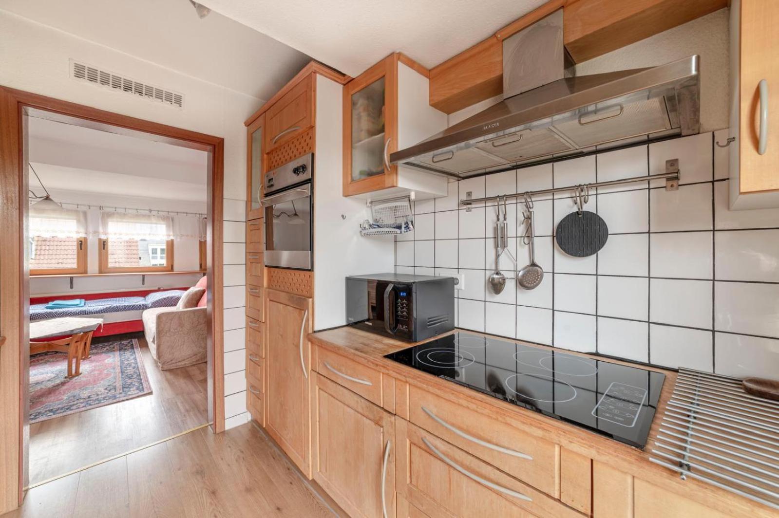 Cozy Villa With Garden, Balcony And Parking Area In Duesseldorf Bagian luar foto