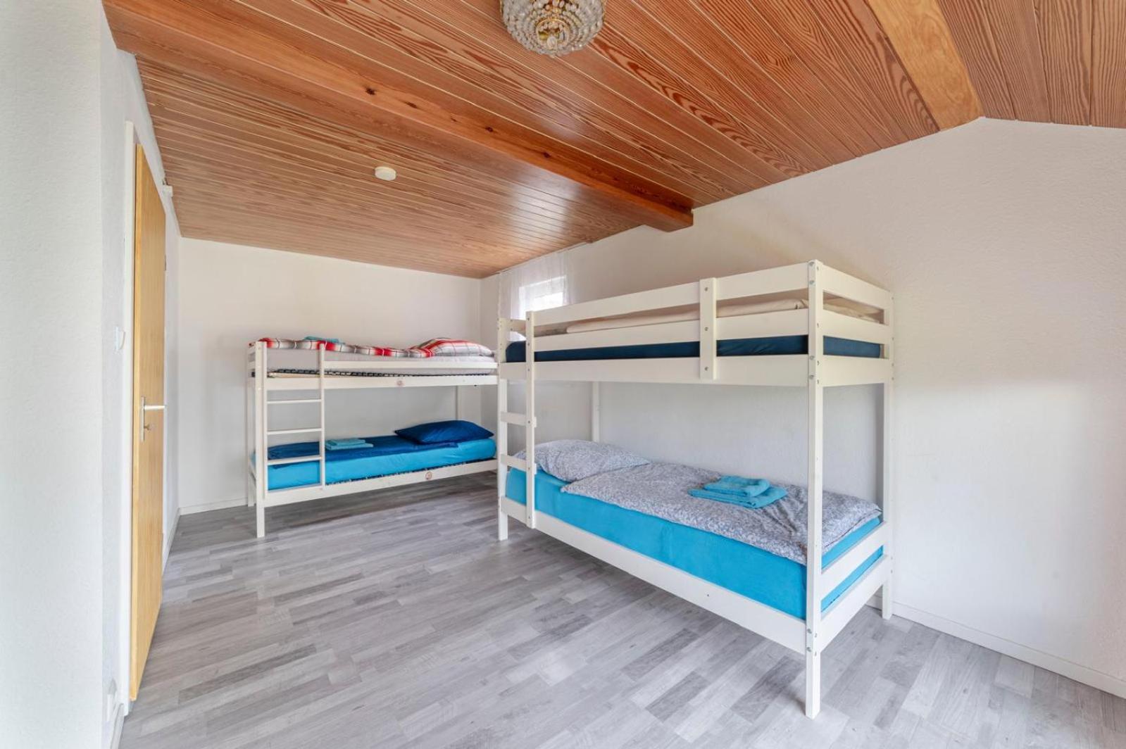 Cozy Villa With Garden, Balcony And Parking Area In Duesseldorf Bagian luar foto