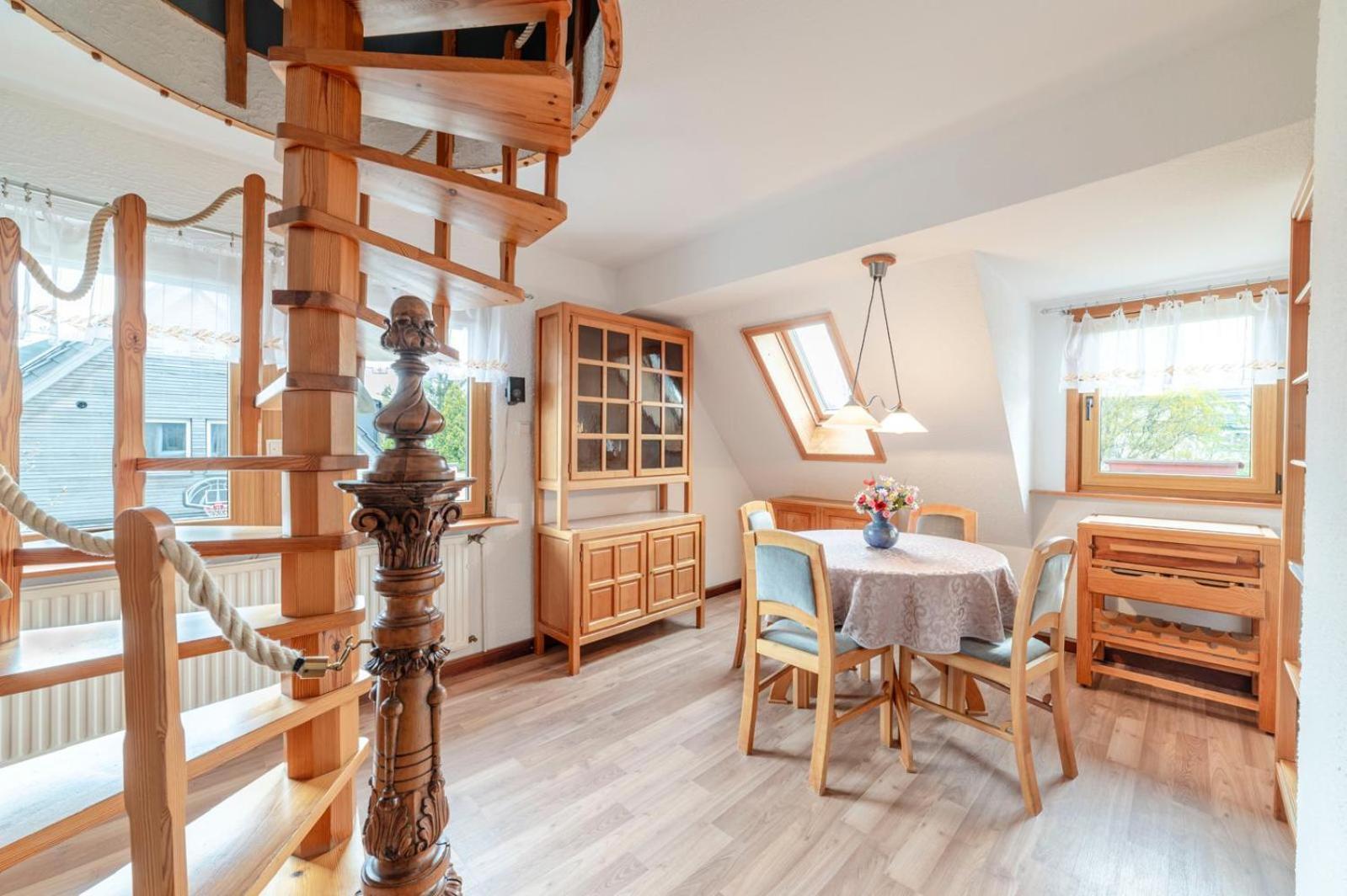 Cozy Villa With Garden, Balcony And Parking Area In Duesseldorf Bagian luar foto